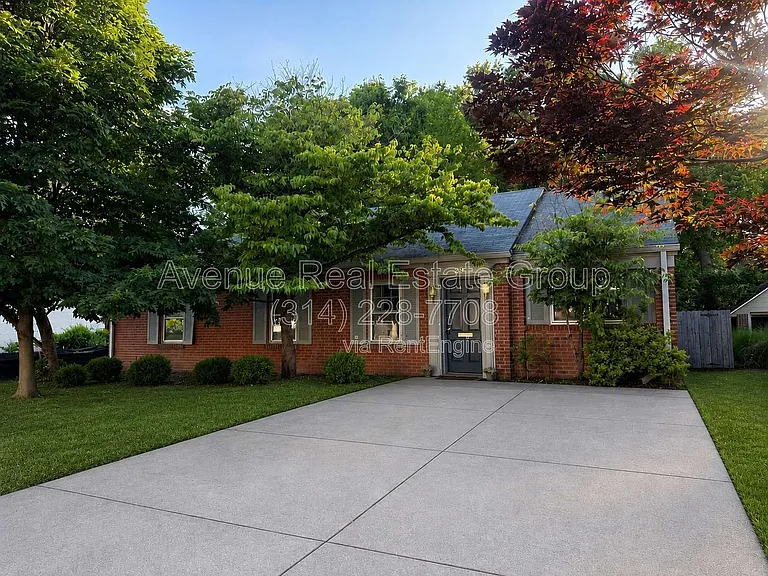 29 Midpark Ln — Photo 1