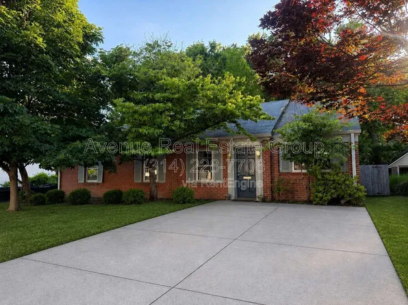 29 Midpark Ln, Saint Louis, MO 63124