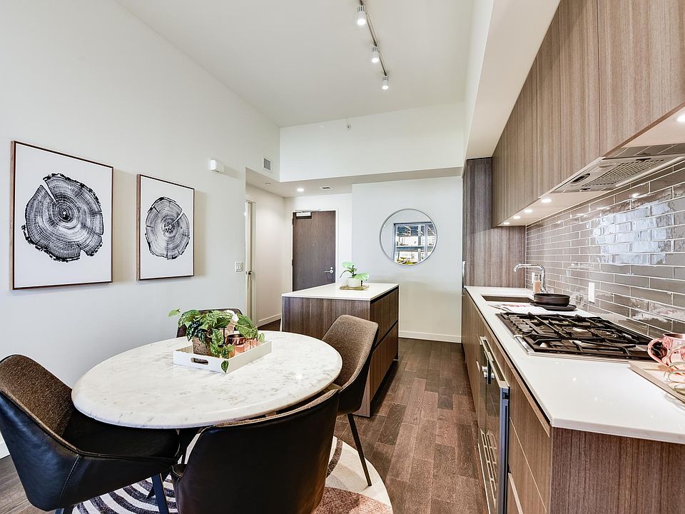 1st image of 1000 3rd St #4X3