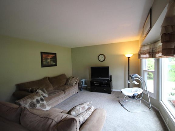 2nd image of 1868 Parkwood St