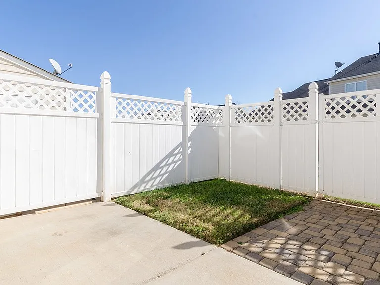 412 River Park Rd — Photo 6