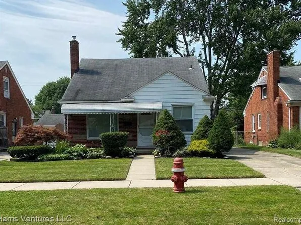 21732 Newcastle Rd, Harper Woods, MI 48225