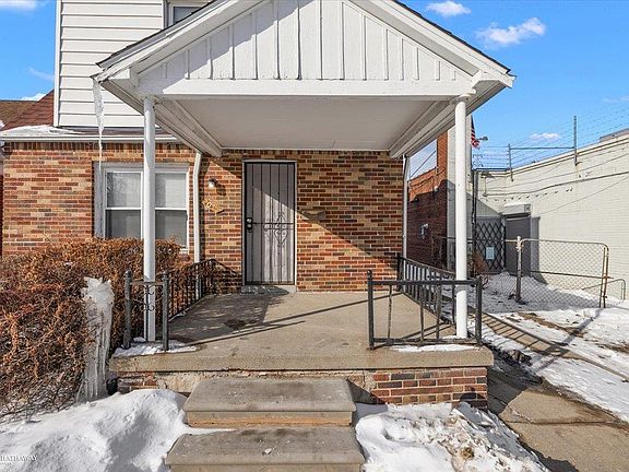3rd image of 20575 Dean St