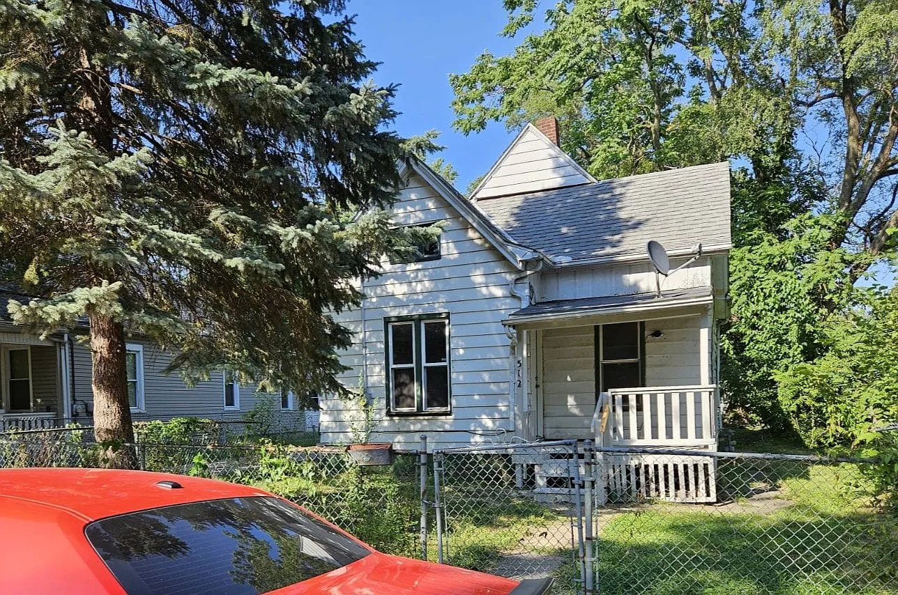 512 SW Camblin Ave photo 1