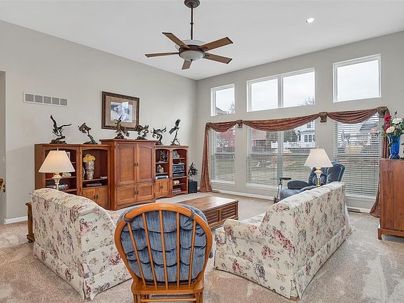 12 foot ceilings and can lighting.