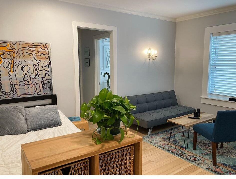 1st image of 2325 N Lincoln Park W #1001