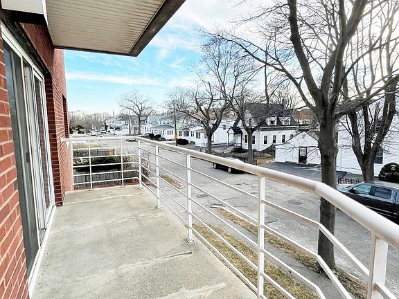 2nd image of 410 Washington St #42T