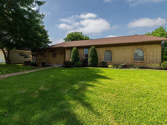 3rd image of 1710 Park Hill Dr