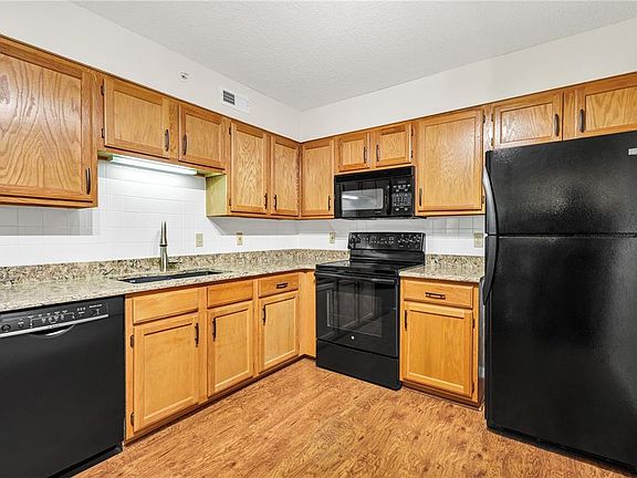 5th image of 3425 Country Stone Manor Dr APT H