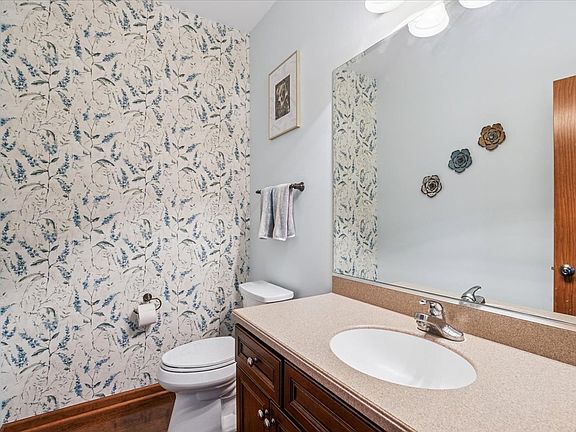 5th image of 55 W Arden Ln