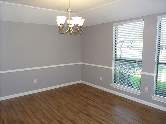 3rd image of 1903 Vista Oaks Dr