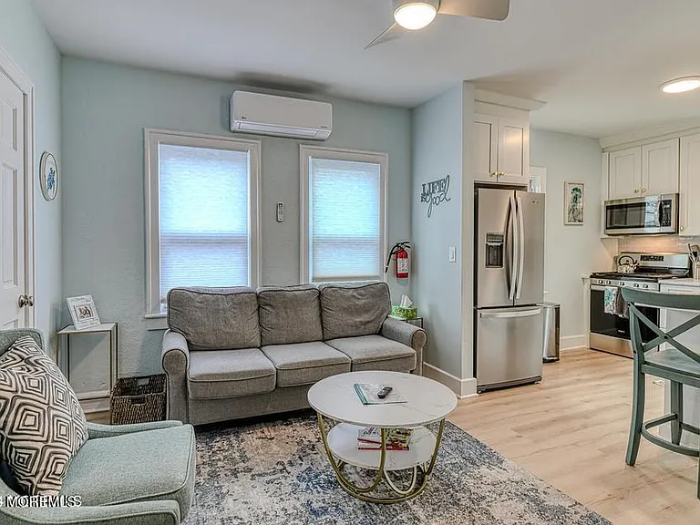 328 Newark Ave #2 — Photo 5