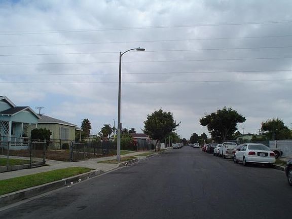 3rd image of 623 E 110th St