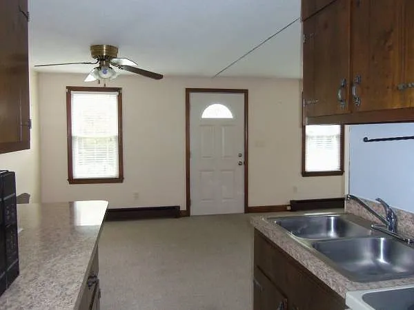 68 Carpenter Ln #8 — Photo 7