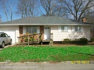 261 Laverne Ave, Holbrook, NY 11741