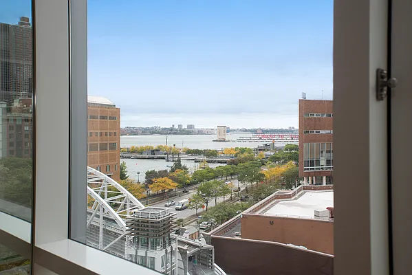 Rented by R New York | media 23