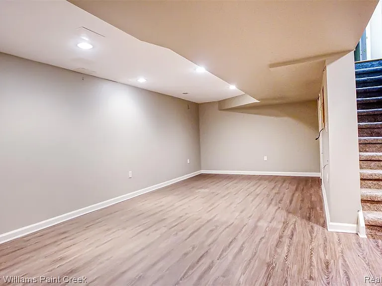 1346 Arbor Creek Dr — Photo 33