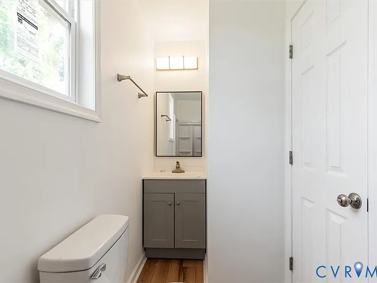 1806 Sussex St — Photo 22
