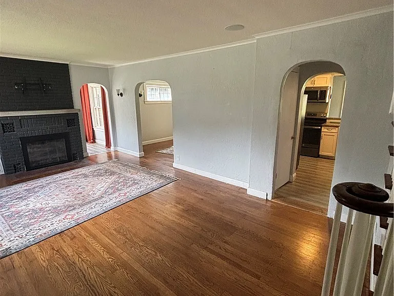 102 Wellington Rd — Photo 18