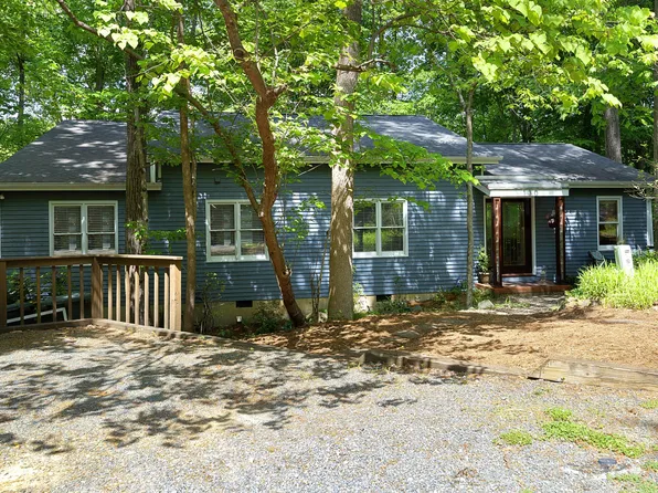 130 Creekview Cir, Carrboro, NC 27510