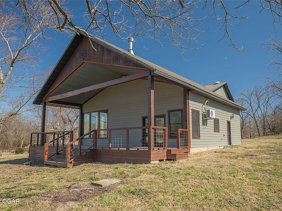 5th image of 1822 Reinmiller Rd