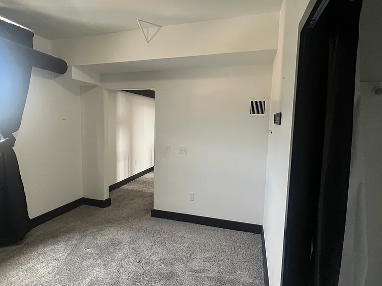 917 E Douglas Ave #B — Photo 11