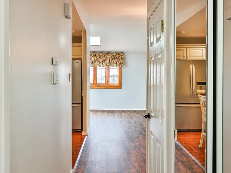 9898 Wistaria St — Photo 16