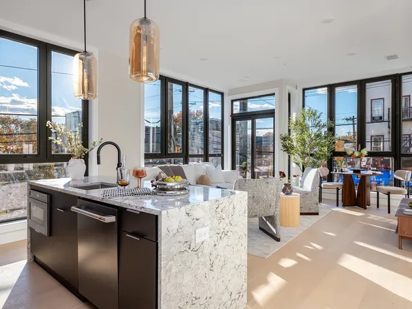 10 South Street image 3 of 39