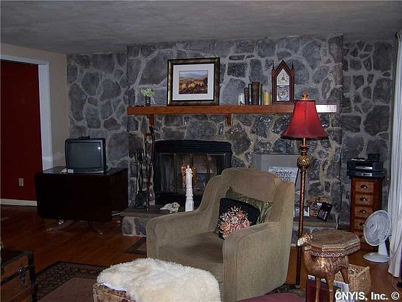 3rd image of 113 Helmi Dr