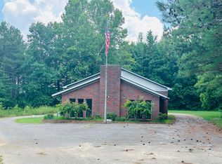 621 Crabtree Rd, Selmer, TN 38375