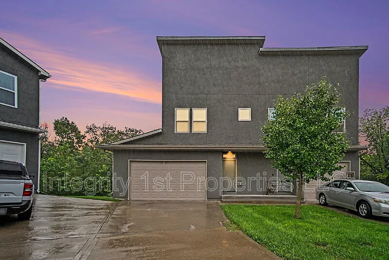 3 bed, 3.0 bath, 1850 sqft, $2,150 — Photo 1