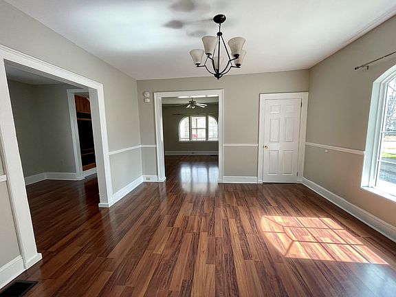 4th image of 22 East Ave
