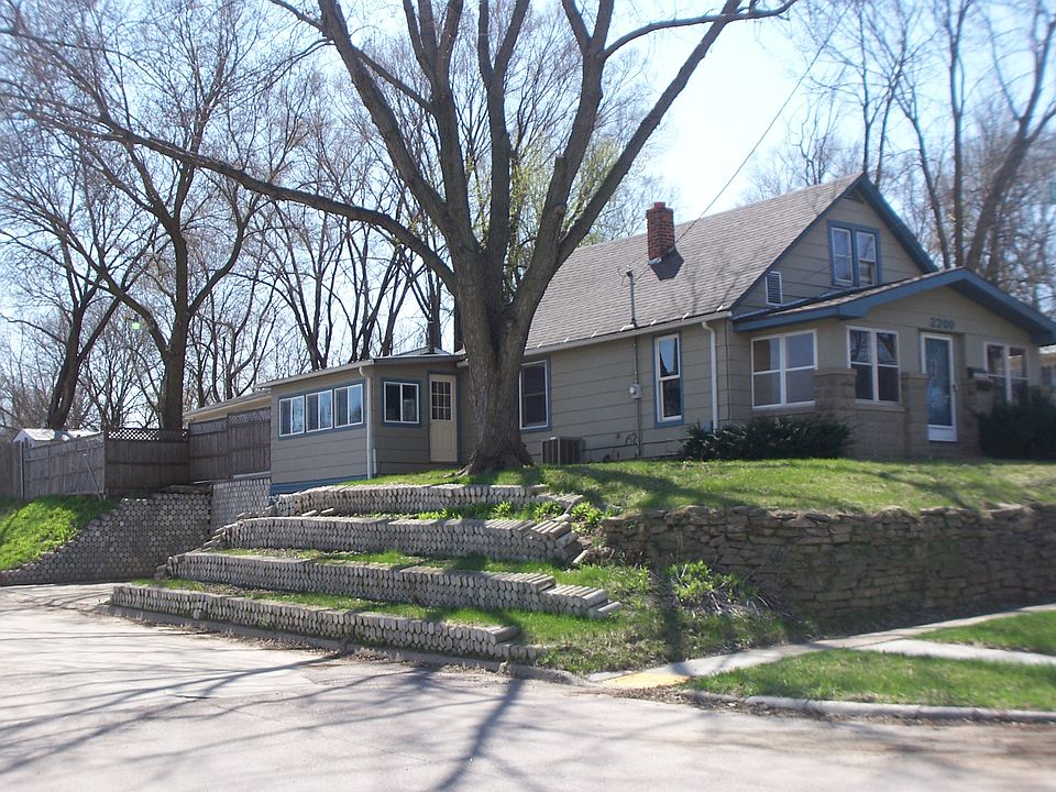 1st image of 2200 Villa Ave