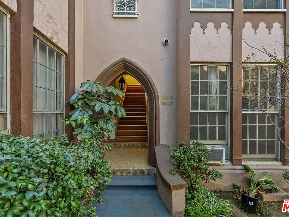 6544 W Olympic Blvd #1/2