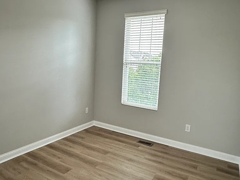 328 Lemery Dr — Photo 20