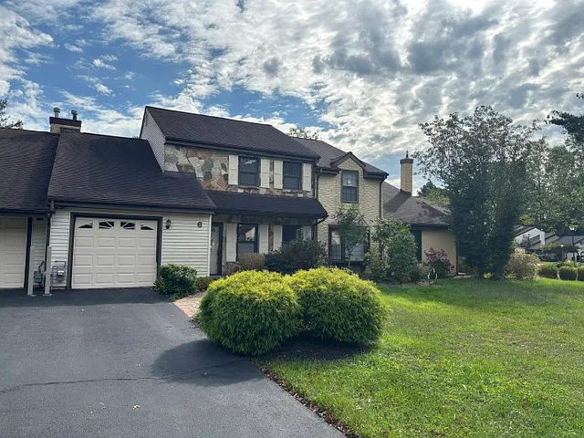 2 bed, 1841 sqft, $2,300 — Photo 1