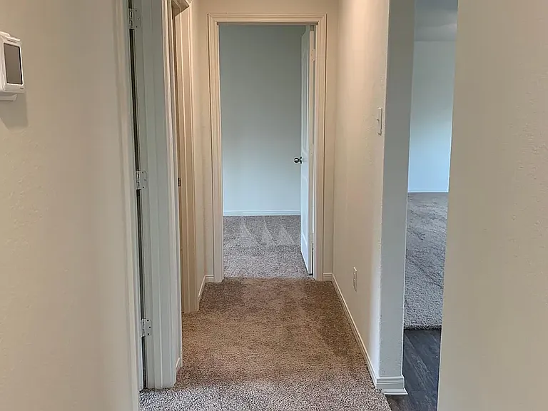 108 N Allington Cir — Photo 19