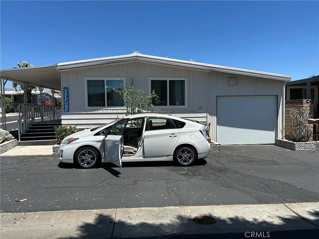 2 bed, 1000 sqft, $1,650 — Photo 2