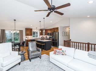 3367 Ridgeline Dr SE, Rochester, MN 55904