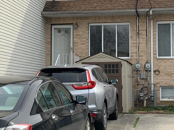 353 Union Ave, Staten Island, NY 10303