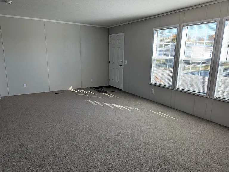 606 Delaware St #606 — Photo 5