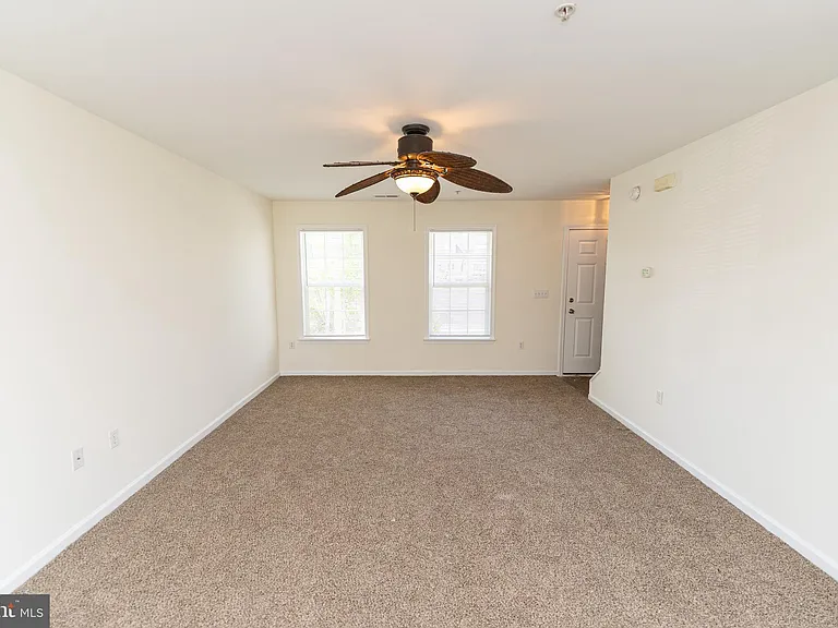 202 Carsons Ct — Photo 7