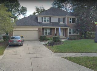 2823 Sandalwood Rd, Buffalo Grove, IL 60089