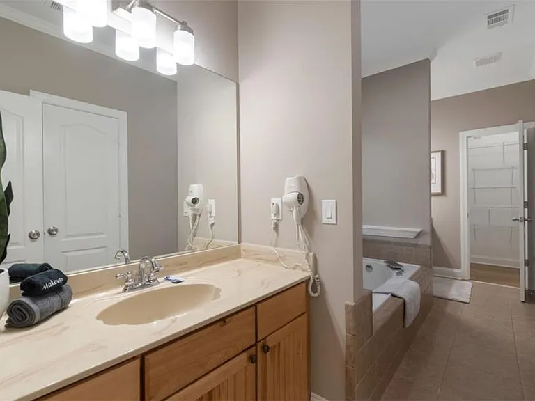 100 Hardwood Ln — Photo 20