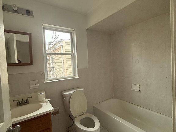 4th image of 193 Milford Ave Floor 2