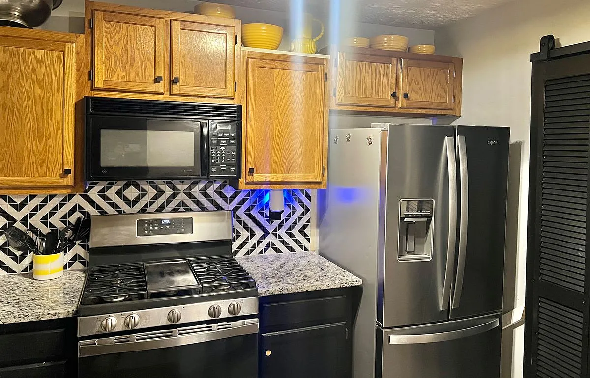 4 bed, 2.5 bath, 1786 sqft, $1,200 — Photo 1