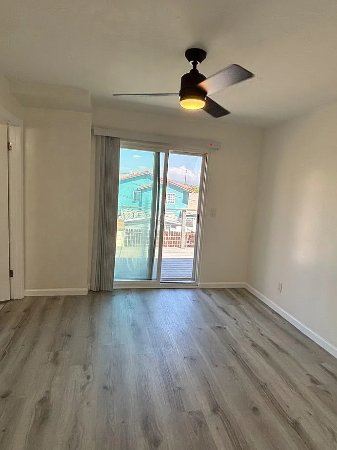 3 bed, 1200 sqft, $3,295 — Photo 4