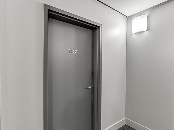 5th image of 845 Spring St NW Unit 127