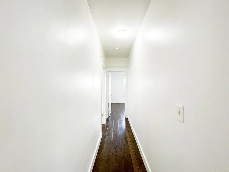1020 N Kingsley Dr — Photo 6