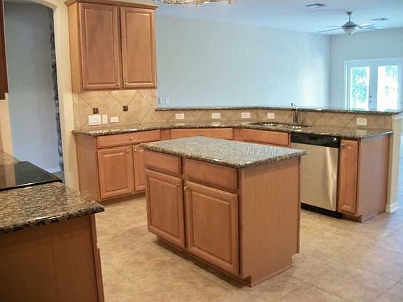 3rd image of 2338 Pickford Cir
